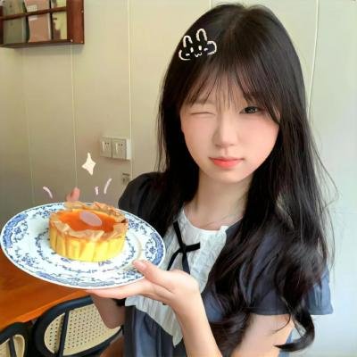 追梦的黎族女娃娃